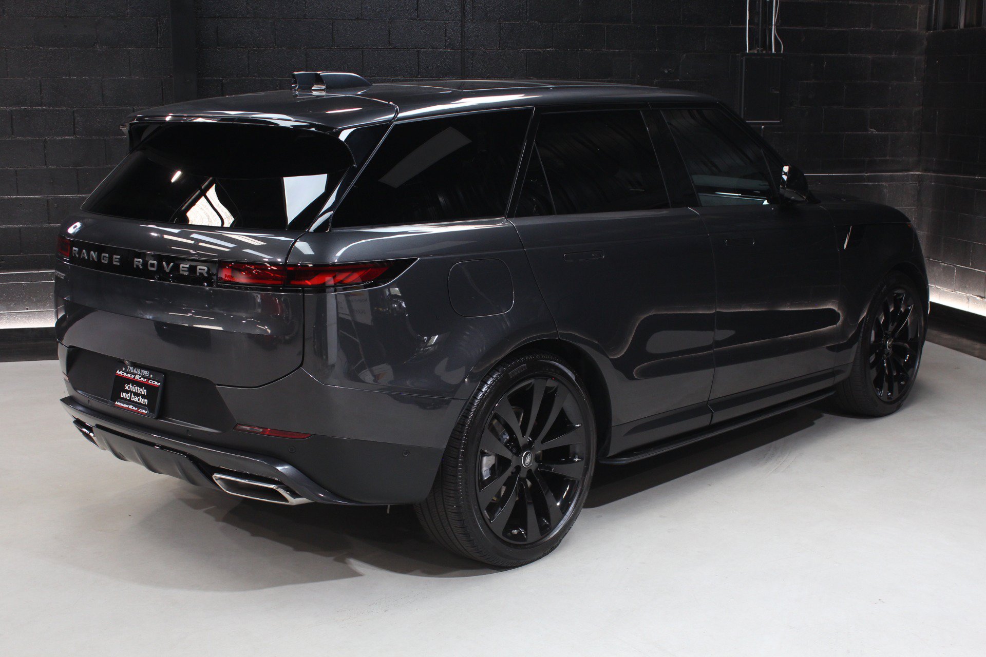 Used 2025 Land Rover Range Rover Sport SE AWD/4WD image 16