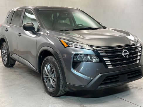 Used 2024 Nissan Rogue S AWD/4WD image 8