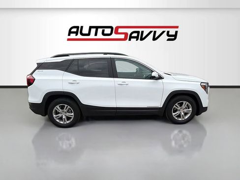 Used 2022 GMC Terrain SLE w/ Driver Convenience Package image 8