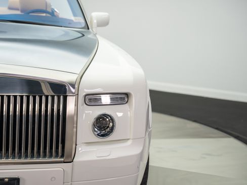 Used 2009 Rolls-Royce Phantom Drophead Coupe RWD image 18
