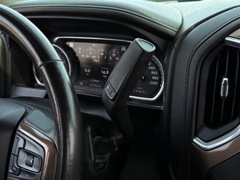 Used 2021 Chevrolet Silverado 1500 High Country AWD/4WD image 12