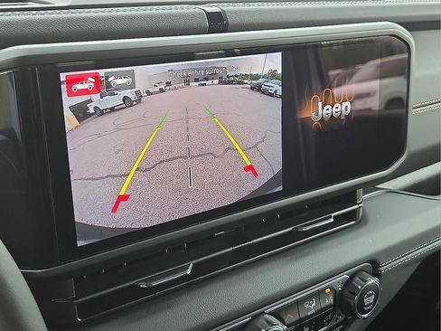 Used 2024 Jeep Wrangler Unlimited Sahara w/ Technology Group AWD/4WD image 17