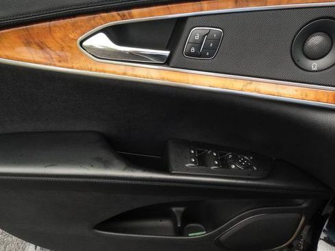 Used 2016 Lincoln MKX Reserve w/ Technology Package FWD image 20