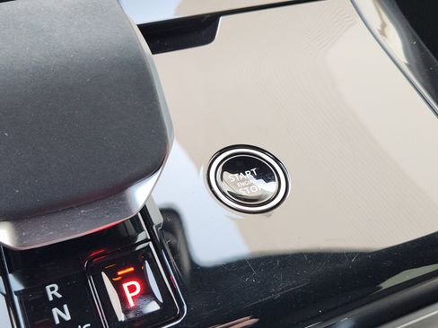 Certified 2025 Land Rover Range Rover Sport SE image 22