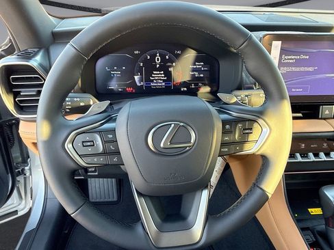 Used 2026 Lexus IS 350 F Sport w/ Accessory Package Z1 RWD image 21