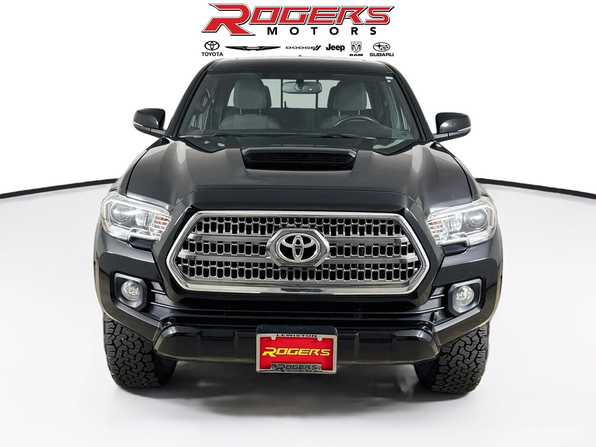 Used 2017 Toyota Tacoma TRD Sport AWD/4WD image 7