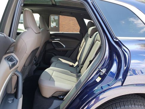 Used 2025 Audi Q5 Premium Plus w/ Premium Plus AWD/4WD image 11