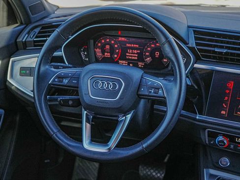 Used 2020 Audi Q3 2.0T Premium image 27