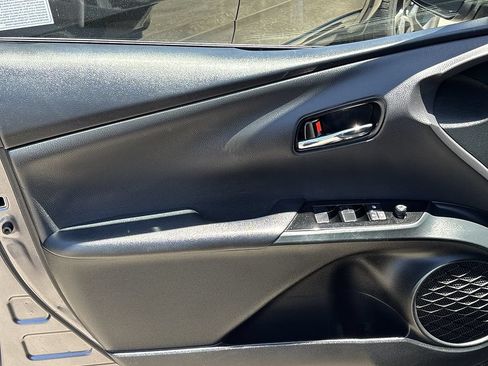 Used 2022 Toyota Prius Prime XLE FWD image 11