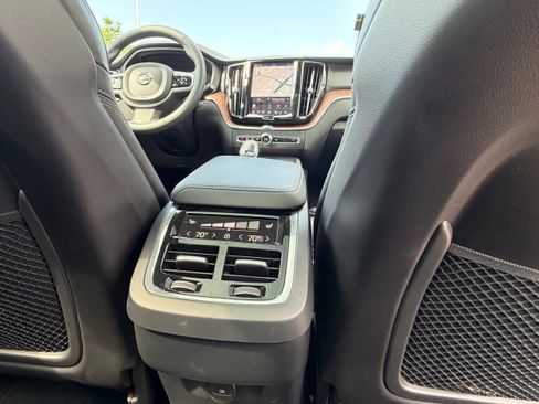 Certified 2024 Volvo XC60 B5 Ultimate w/ Climate Package AWD/4WD image 14