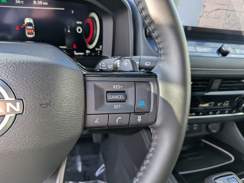 Used 2025 Nissan Rogue Platinum FWD image 32