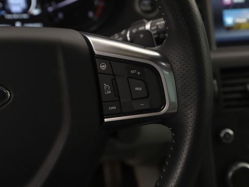 Used 2017 Land Rover Discovery Sport HSE Luxury image 19