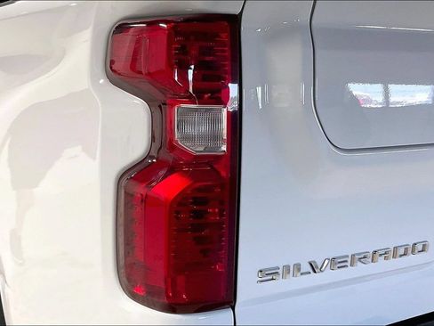 Used 2022 Chevrolet Silverado 2500 LT w/ Convenience Package AWD/4WD image 38