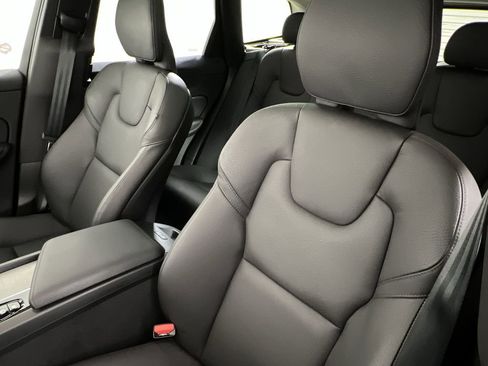 Certified 2025 Volvo XC60 B5 Plus image 14