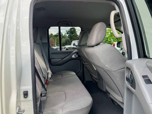 Used 2021 Nissan Frontier SV AWD/4WD image 15
