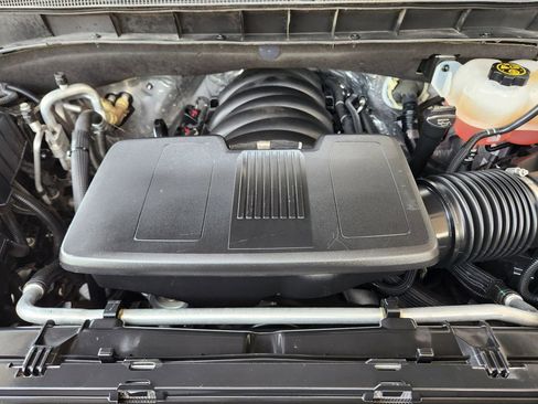 Used 2022 Chevrolet Tahoe RST w/ Sport Performance Package image 32