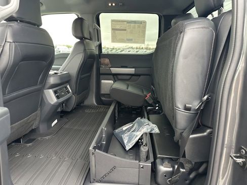 New 2026 Ford F250 Lariat w/ Black Appearance Package image 41