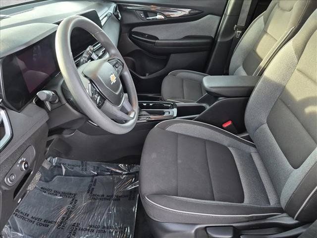 Used 2025 Chevrolet TrailBlazer LT AWD/4WD image 15