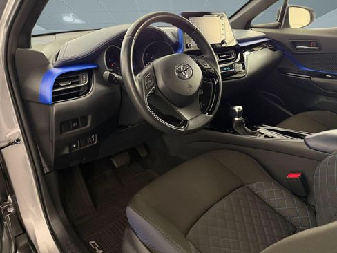 Used 2020 Toyota C-HR XLE FWD image 4