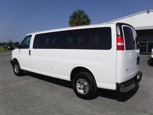 Used 2020 Chevrolet Express 3500 LT w/ LT Preferred Equipment Group RWD image 12
