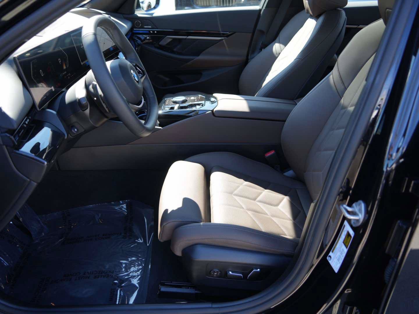 Used 2026 BMW 530i w/ Convenience Package RWD image 12