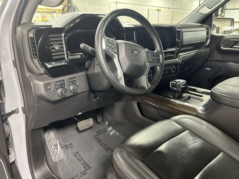Certified 2024 Chevrolet Silverado 1500 LT Trail Boss w/ Convenience Package II AWD/4WD image 11