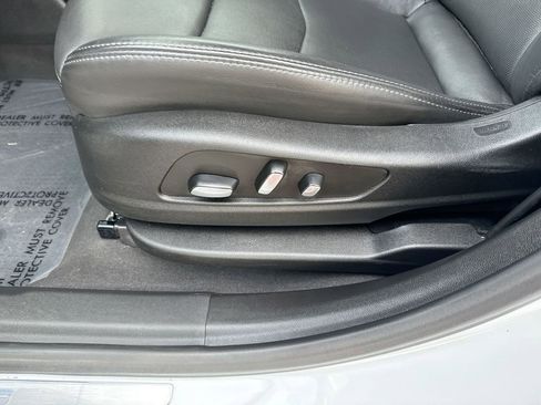 Used 2024 Cadillac XT6 Premium Luxury FWD image 14