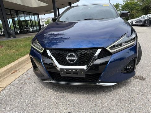 Used 2023 Nissan Maxima Platinum w/ Sport Mat Group FWD image 2
