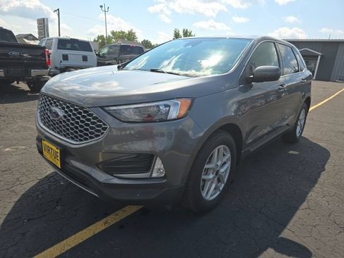 Used 2024 Ford Edge SEL w/ Convenience Package AWD/4WD image 3
