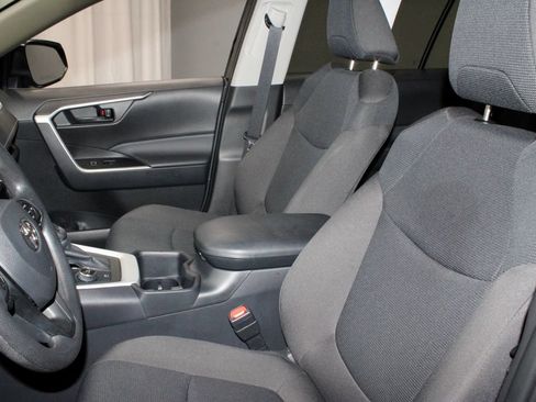 Used 2025 Toyota RAV4 LE AWD/4WD image 23