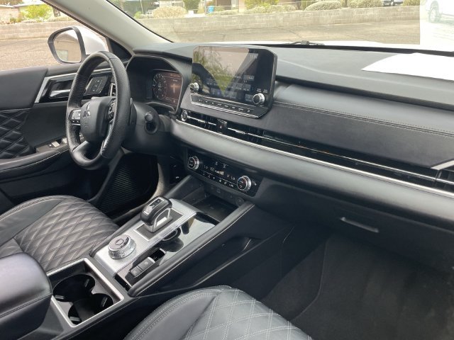 Used 2023 Mitsubishi Outlander SEL FWD image 12
