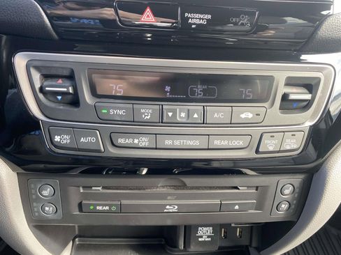 Used 2018 Honda Pilot Elite image 28