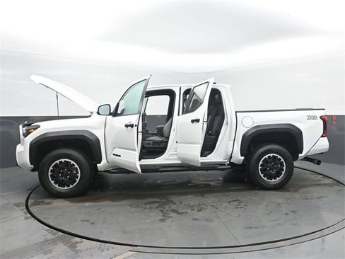 Used 2025 Toyota Tacoma TRD Sport image 55