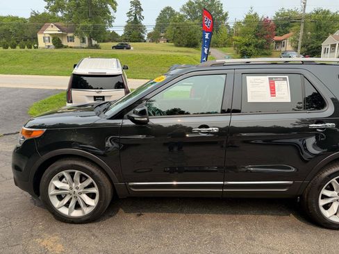 Used 2014 Ford Explorer XLT w/ Equipment Group 202A AWD/4WD image 3