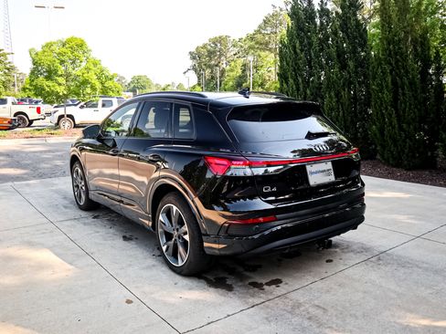 Used 2023 Audi Q4 e-tron Premium Plus AWD/4WD image 9