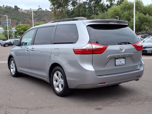 Used 2017 Toyota Sienna LE FWD image 7