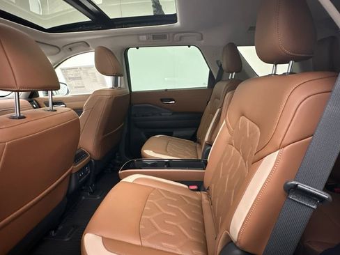 New 2026 Nissan Pathfinder Platinum AWD/4WD image 9