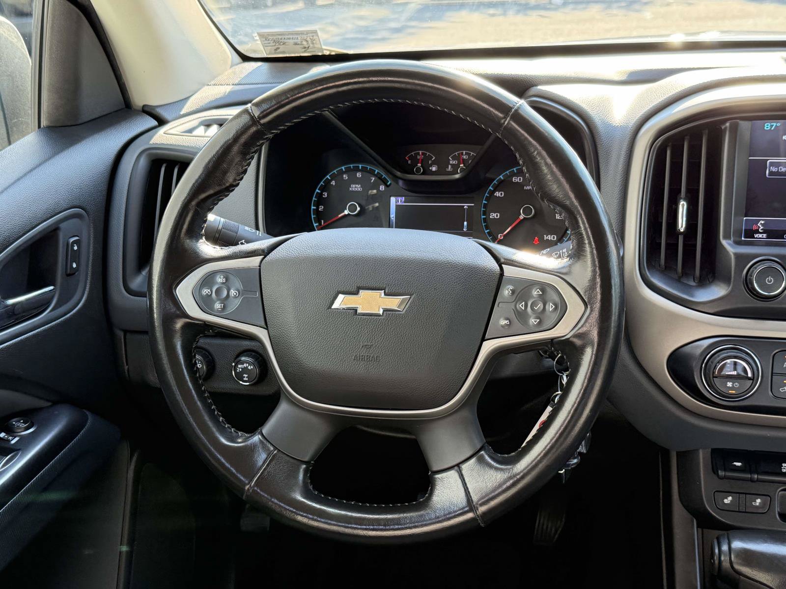 Used 2017 Chevrolet Colorado Z71 AWD/4WD image 9