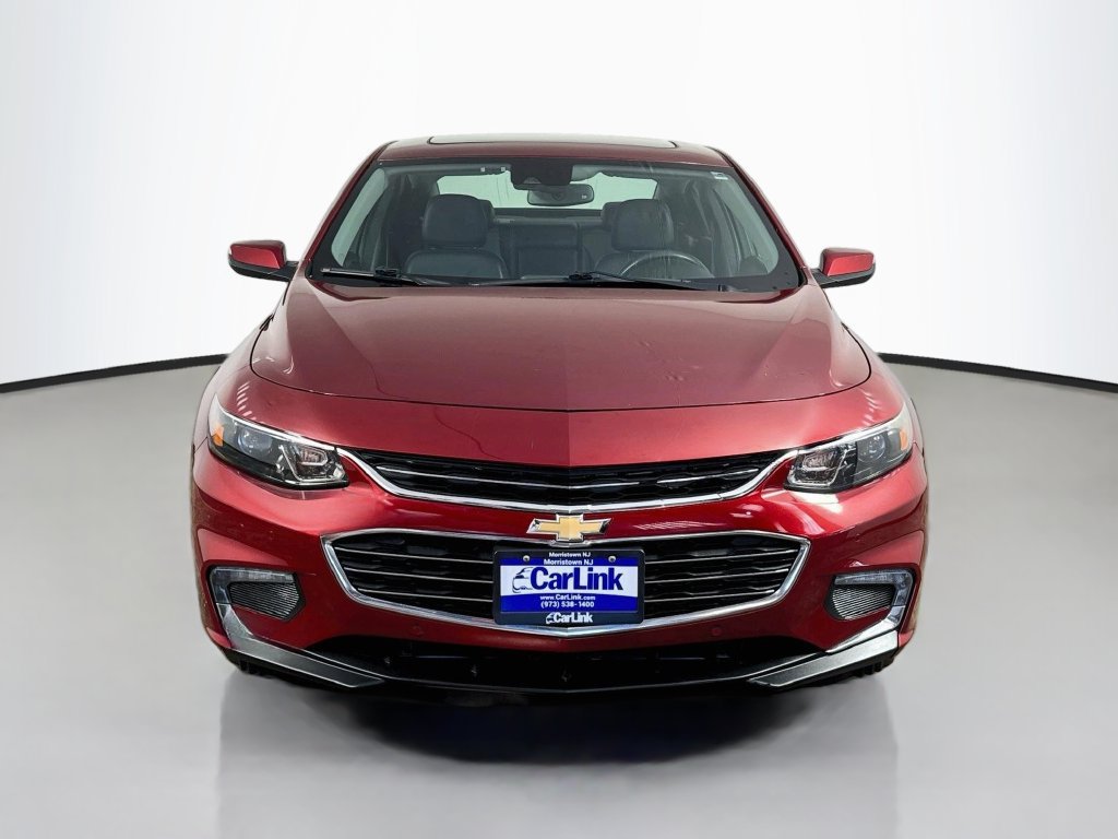 Used 2017 Chevrolet Malibu LT w/ Leather Package FWD image 2