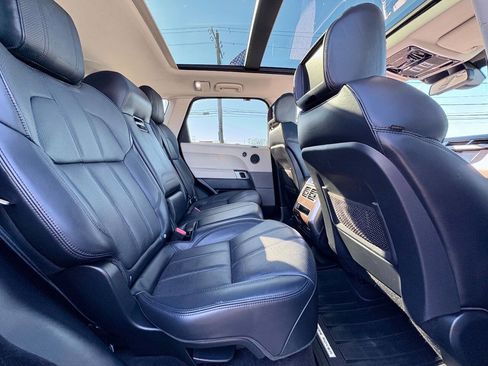Used 2014 Land Rover Range Rover Sport HSE image 30