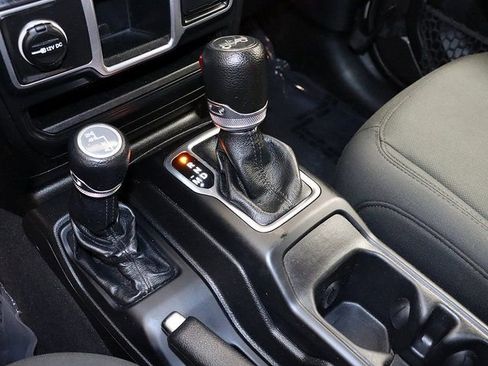 Used 2018 Jeep Wrangler Unlimited Sport image 20