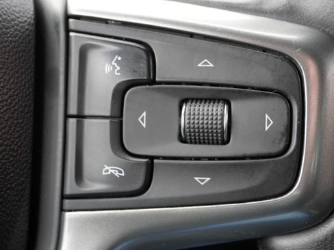 Used 2022 Chevrolet Silverado 1500 LT image 12