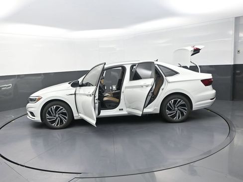Used 2021 Volkswagen Jetta SEL Premium FWD image 34