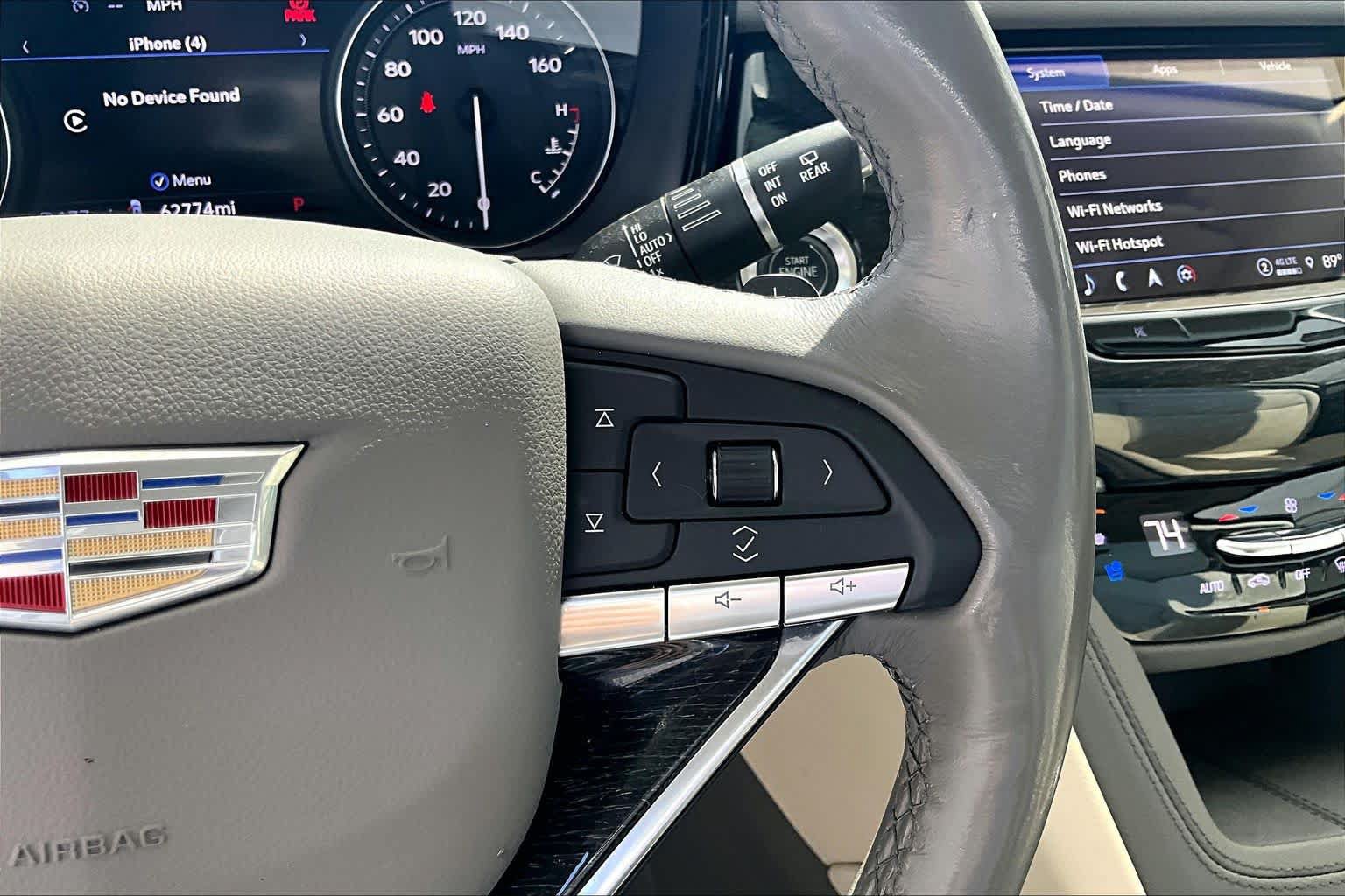 Used 2022 Cadillac XT6 Premium Luxury w/ Technology Package FWD image 23