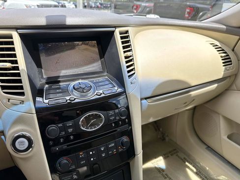 Used 2017 INFINITI QX70 2WD image 27