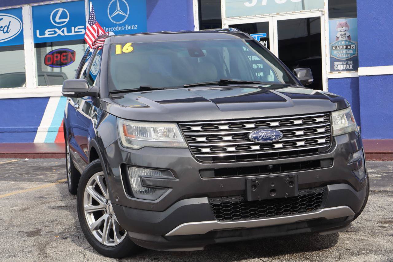 Used 2016 Ford Explorer Limited w/ Equipment Group 301A FWD image 2