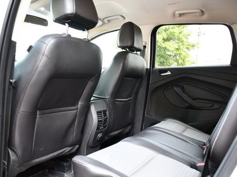 Used 2017 Ford Escape SE w/ SE Sport Appearance Package FWD image 16