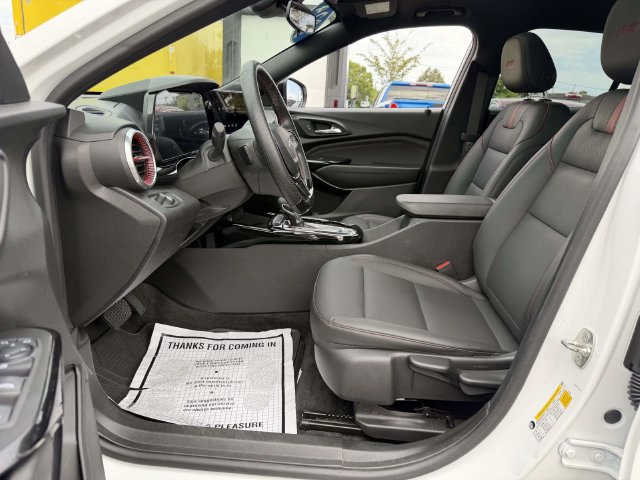 Certified 2024 Chevrolet Trax RS w/ Sunroof Package FWD image 10