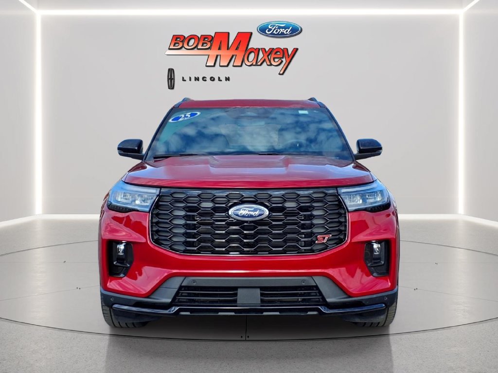 Used 2025 Ford Explorer ST AWD/4WD image 2