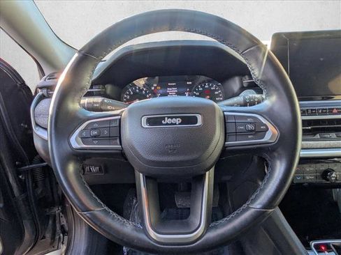 Used 2022 Jeep Compass Latitude w/ Convenience Group image 18